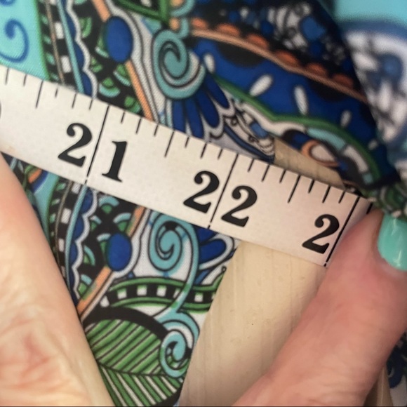 Beautiful Dress with Front Element - Picture 9 of 13